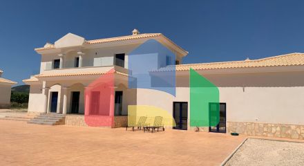 НОВЫЕ ВИЛЛЫ В ПИНОСО