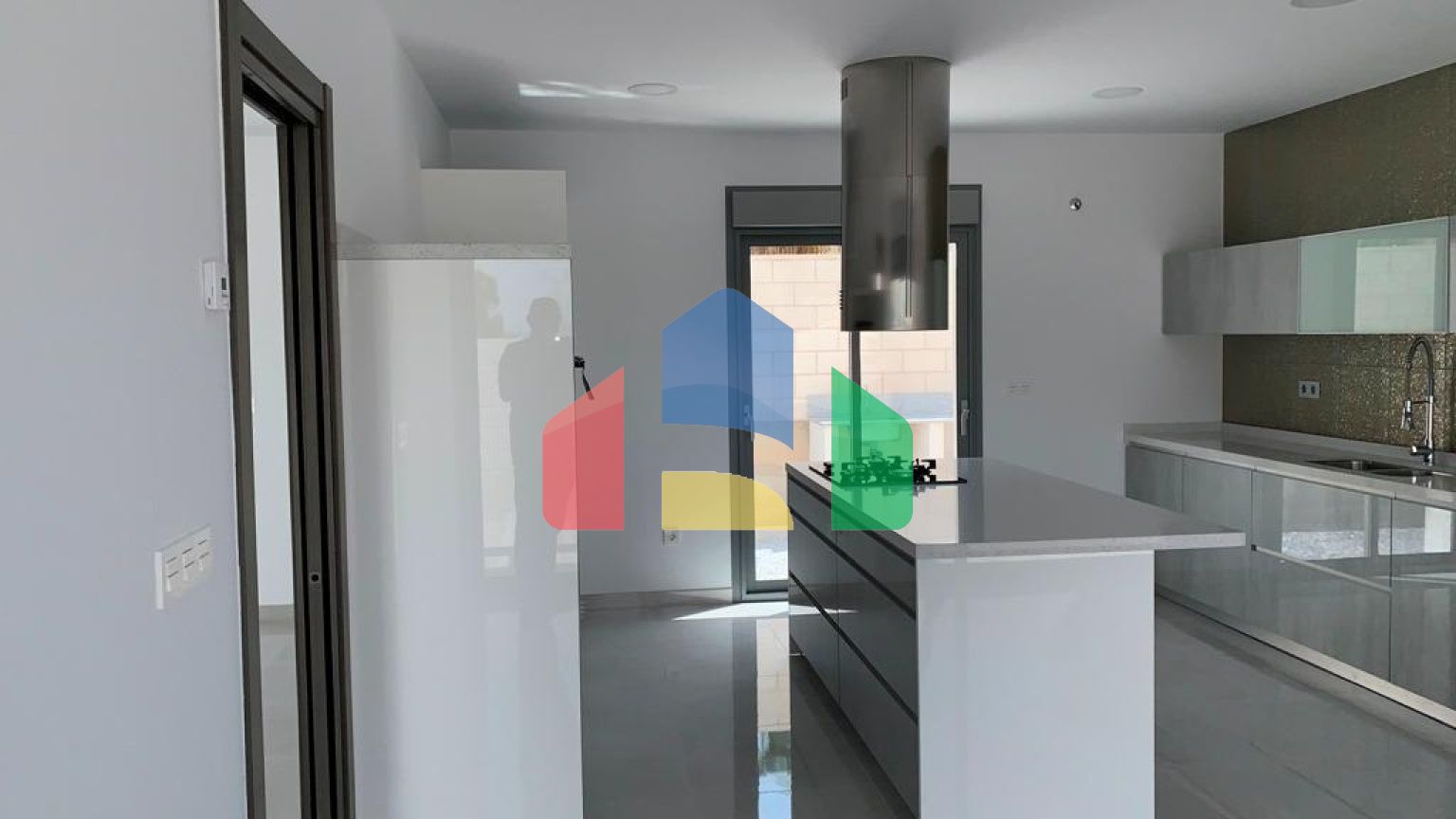 НОВЫЕ ВИЛЛЫ В ПИНОСО