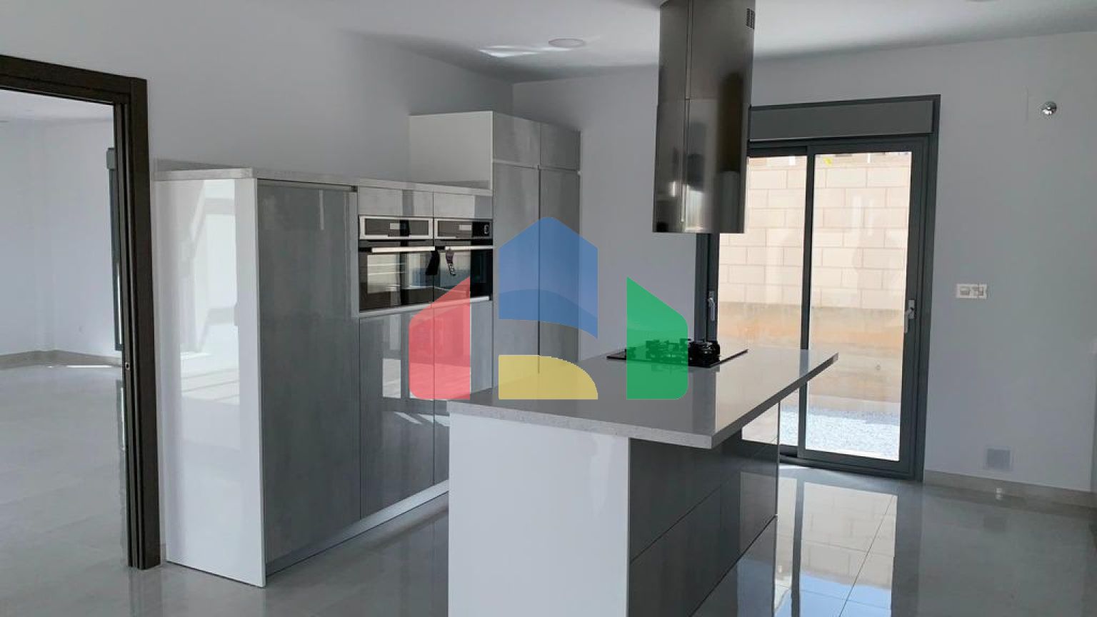 НОВЫЕ ВИЛЛЫ В ПИНОСО