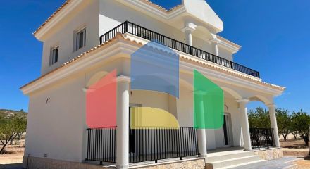 НОВЫЕ ВИЛЛЫ В ПИНОСО