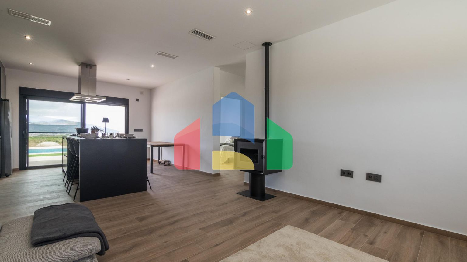 НОВЫЕ ВИЛЛЫ В ПИНОСО