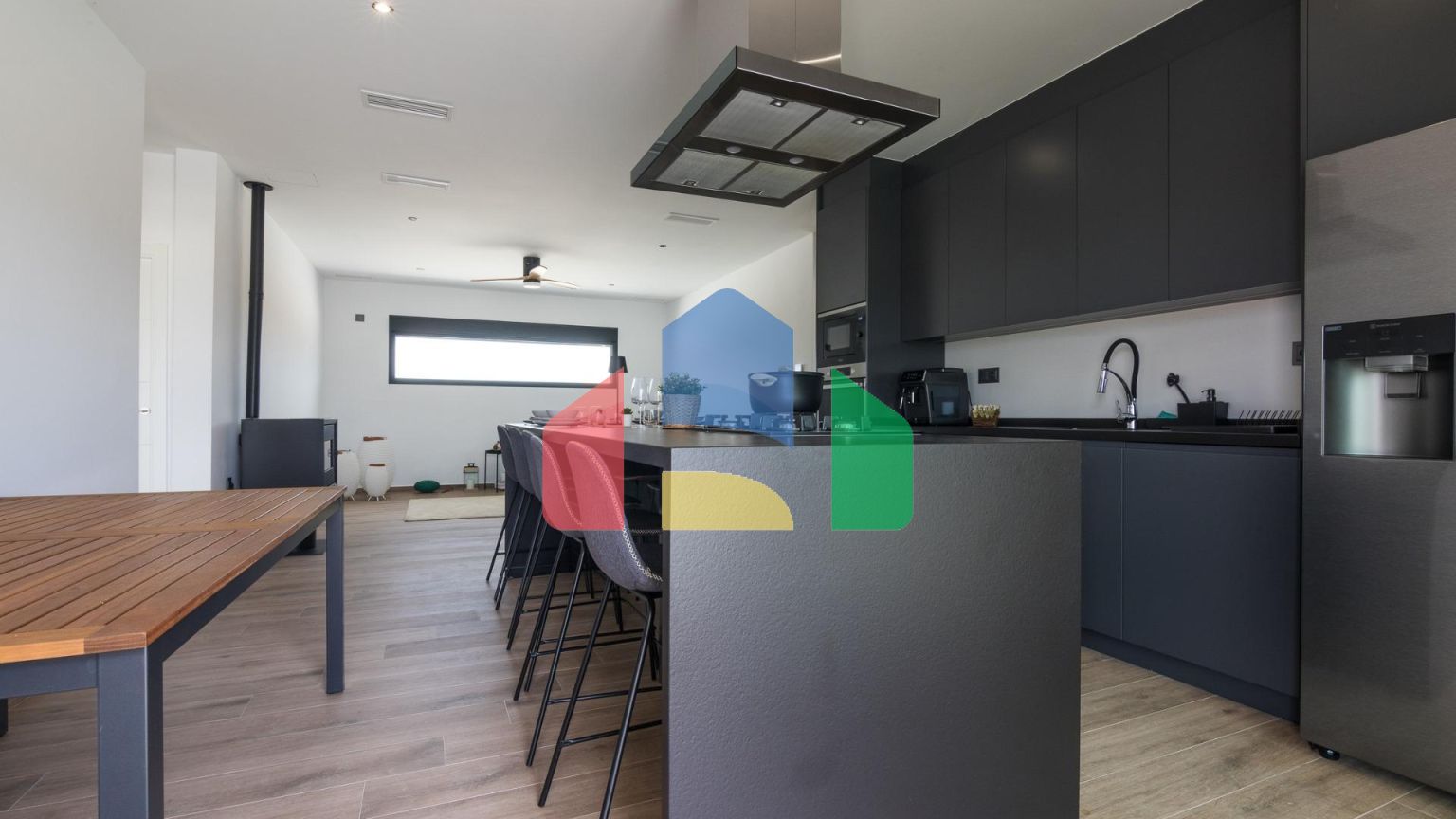 НОВЫЕ ВИЛЛЫ В ПИНОСО