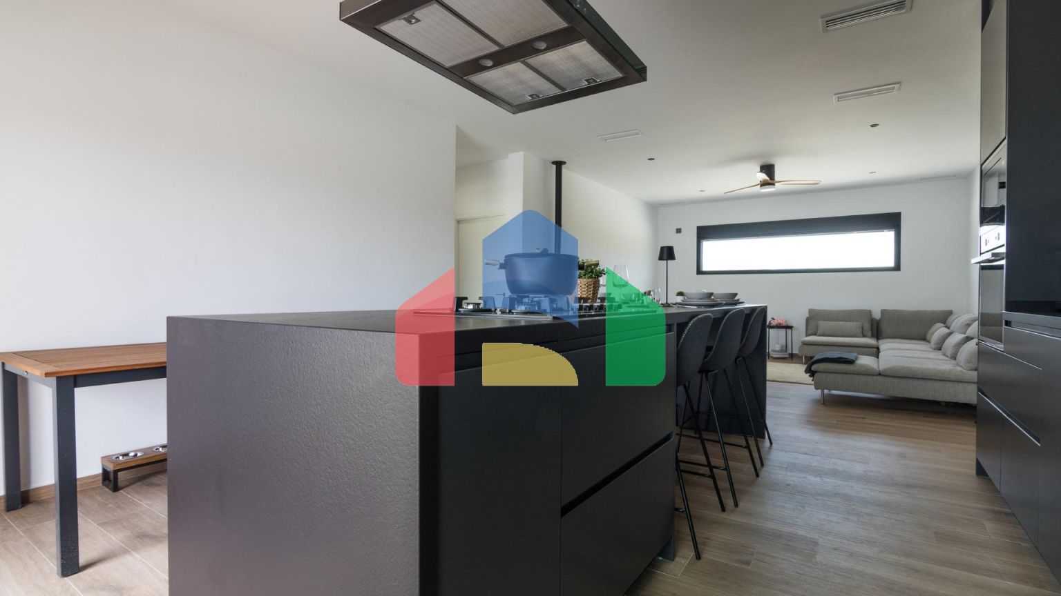 НОВЫЕ ВИЛЛЫ В ПИНОСО