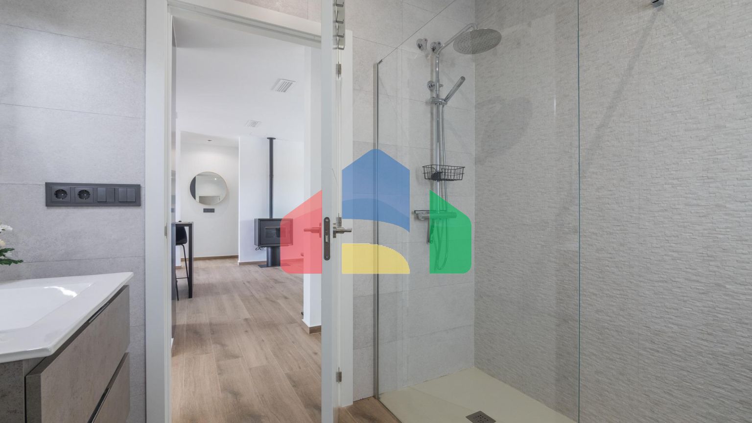 НОВЫЕ ВИЛЛЫ В ПИНОСО