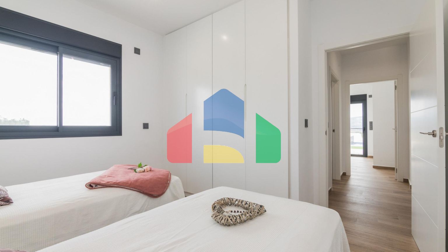 НОВЫЕ ВИЛЛЫ В ПИНОСО