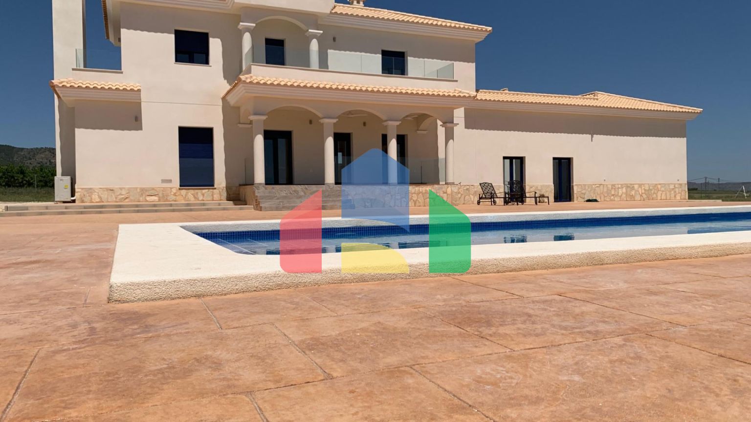 НОВЫЕ ВИЛЛЫ В ПИНОСО