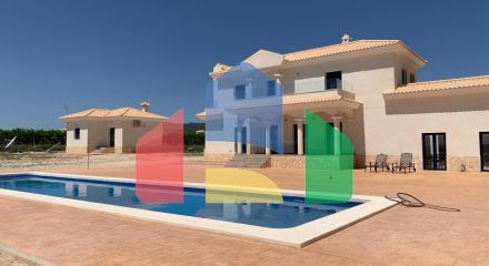 НОВЫЕ ВИЛЛЫ В ПИНОСО