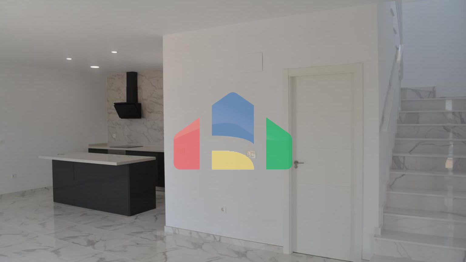 НОВЫЕ ВИЛЛЫ В ПИНОСО