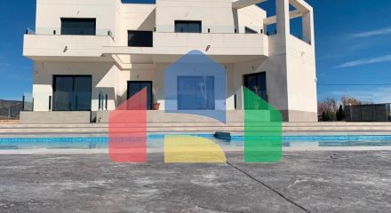 НОВЫЕ ВИЛЛЫ В ПИНОСО