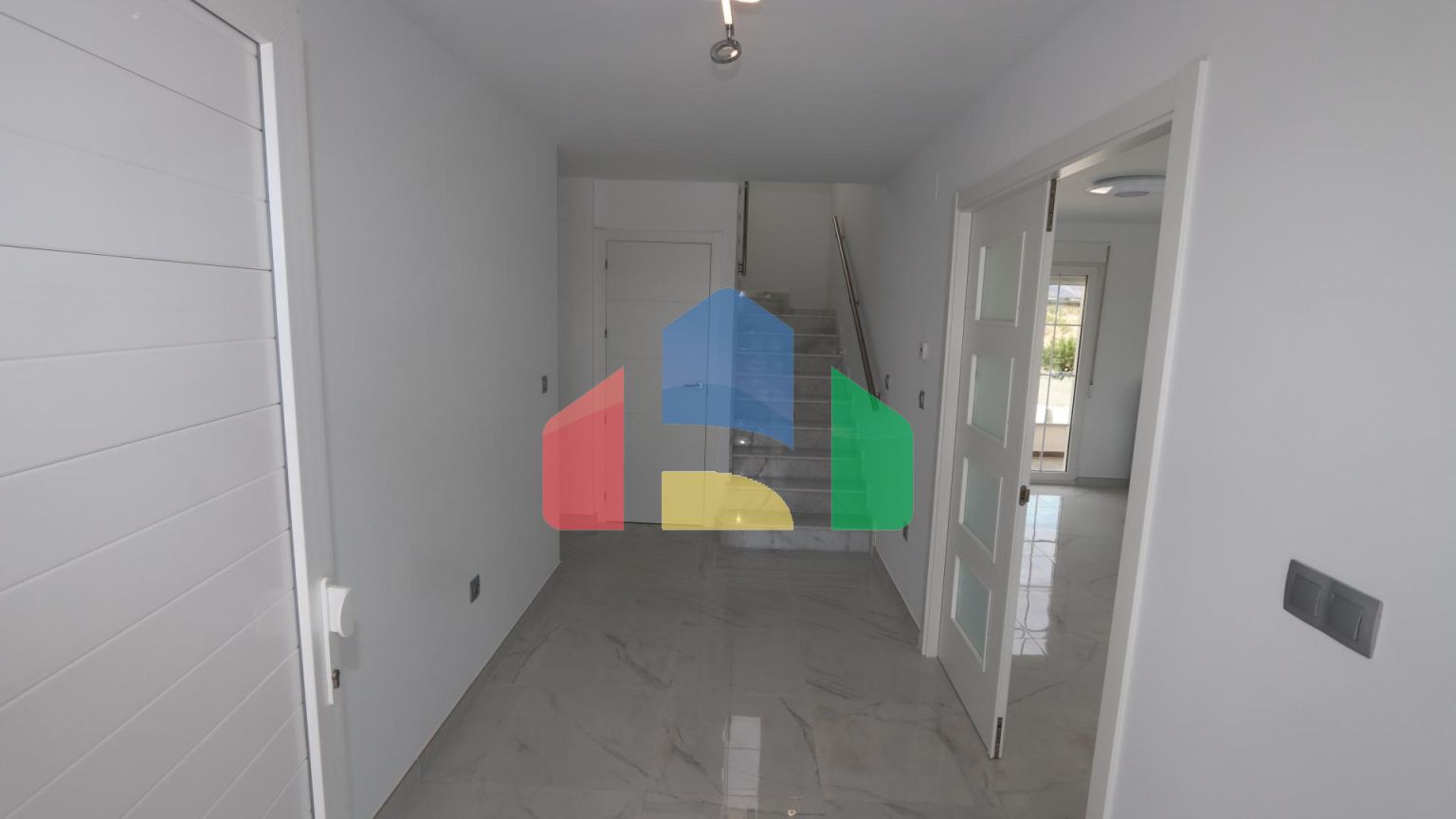 НОВЫЕ ВИЛЛЫ В ПИНОСО