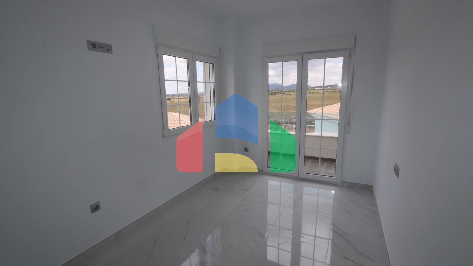 НОВЫЕ ВИЛЛЫ В ПИНОСО