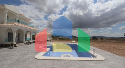 НОВЫЕ ВИЛЛЫ В ПИНОСО