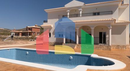 НОВЫЕ ВИЛЛЫ В ПИНОСО