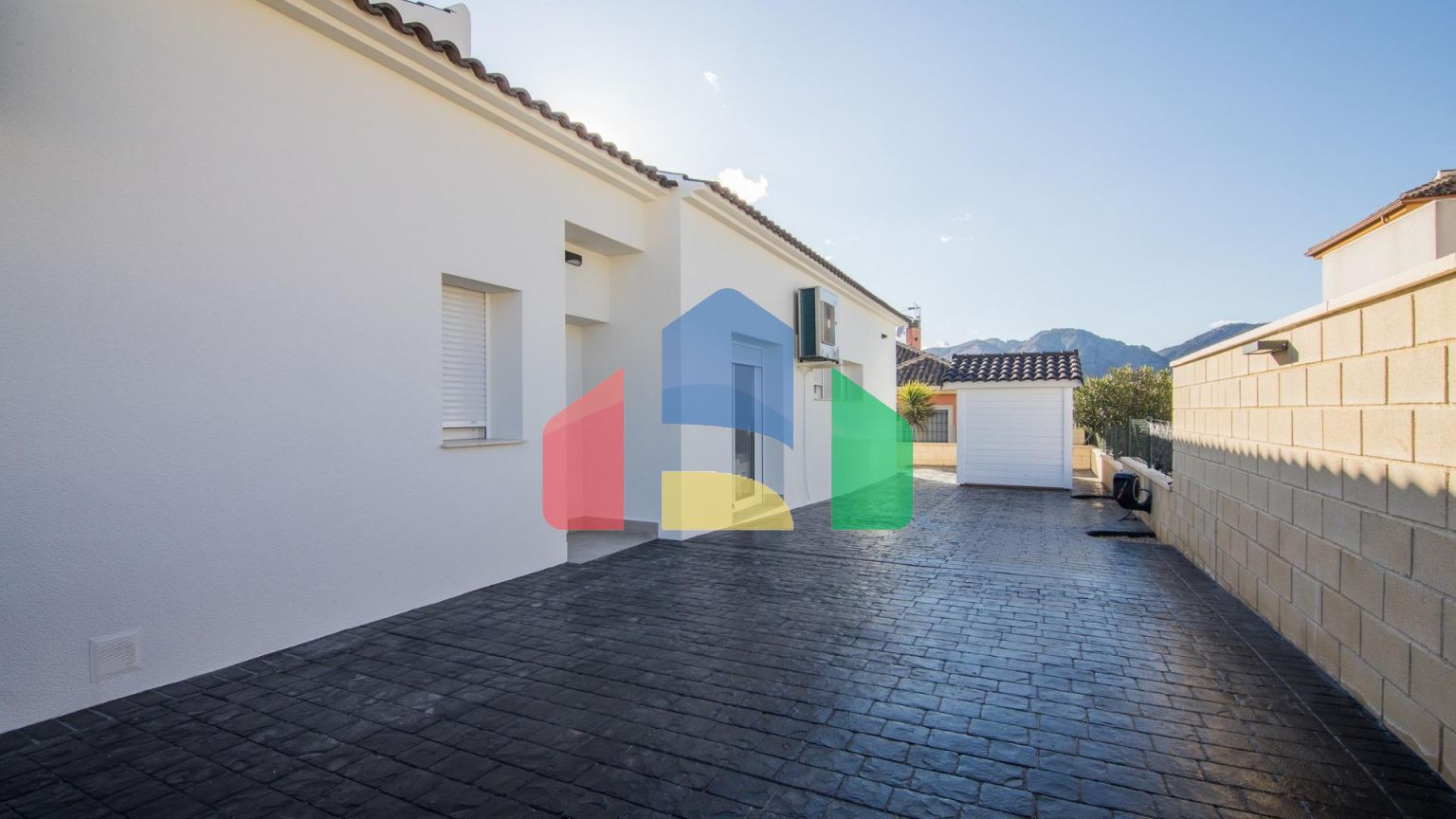 НОВЫЕ ВИЛЛЫ В ПИНОСО