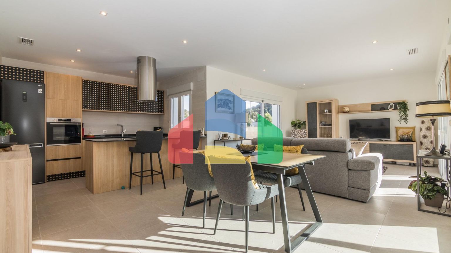 НОВЫЕ ВИЛЛЫ В ПИНОСО