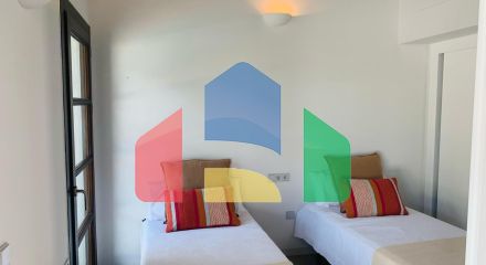 Элегантные одноуровневые таунхаусы с частным бассейном в Peraleja Golf Resort — Коста Калида