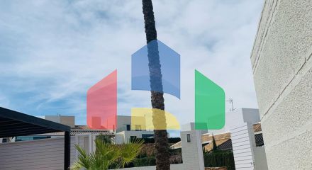 Элегантные одноуровневые таунхаусы с частным бассейном в Peraleja Golf Resort — Коста Калида