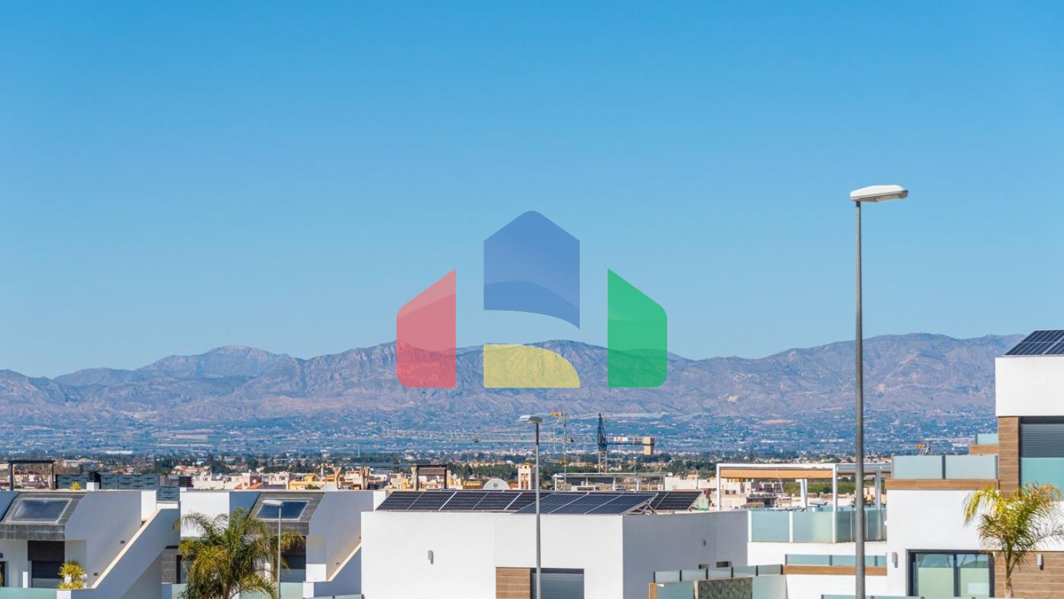 НОВОСТРОЙ. ЗАКРЫТЫЙ КОМПЛЕКС В БЕНИХОФАР. 2 СПАЛЬНИ. 2 ВАННЫЕ КОМ. ТЕРРАСА 16 М2. БАССЕЙН.