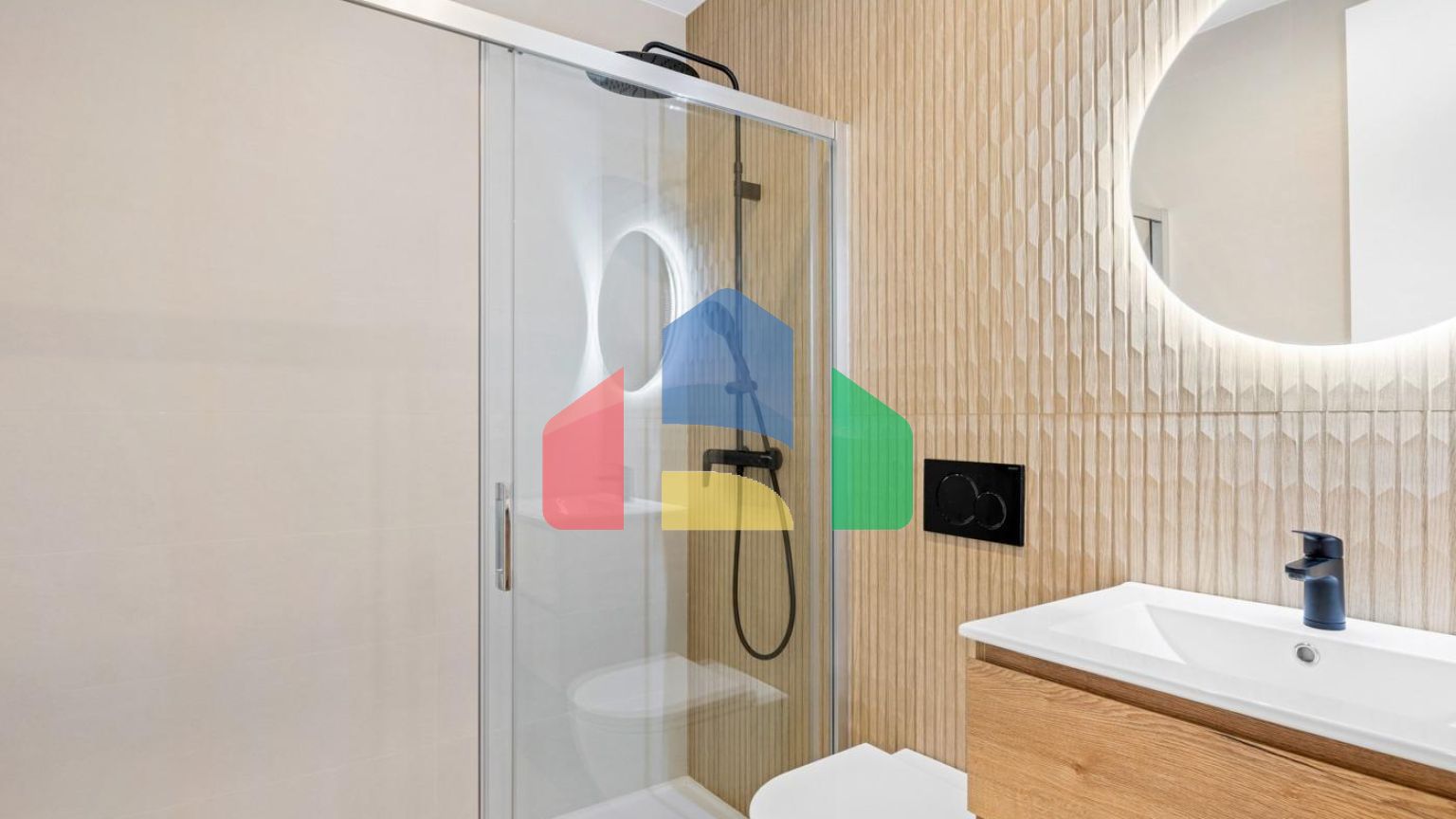 НОВОСТРОЙ. ЗАКРЫТЫЙ КОМПЛЕКС В БЕНИХОФАР. 2 СПАЛЬНИ. 2 ВАННЫЕ КОМ. ТЕРРАСА 16 М2. БАССЕЙН.