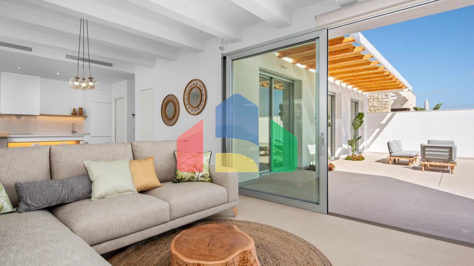 НОВЫЕ ВИЛЛЫ В БЕНИХОФАРЕ