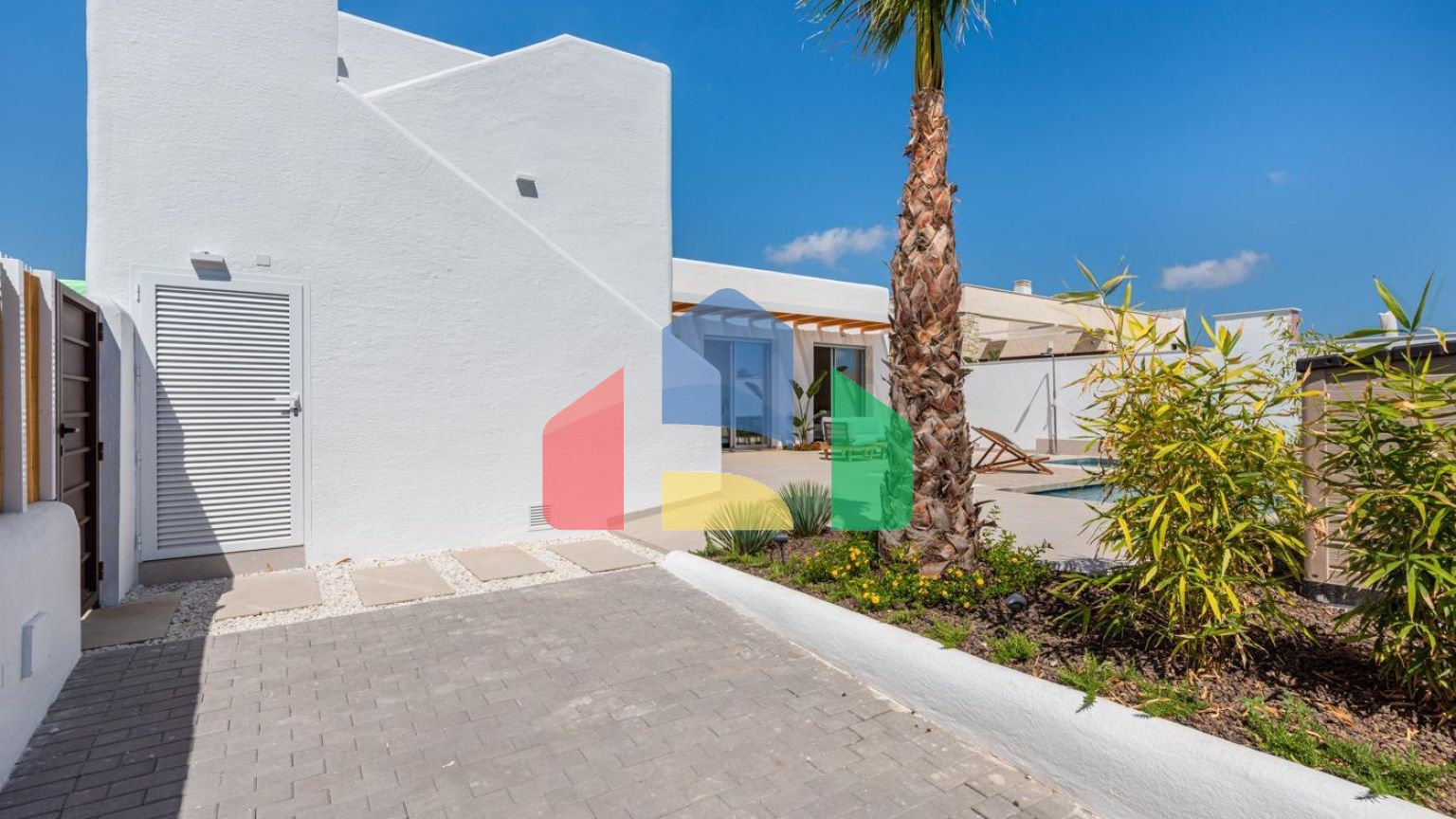 НОВЫЕ ВИЛЛЫ В БЕНИХОФАРЕ