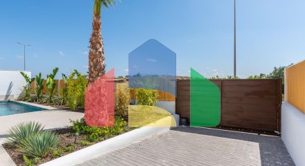 НОВЫЕ ВИЛЛЫ В БЕНИХОФАРЕ