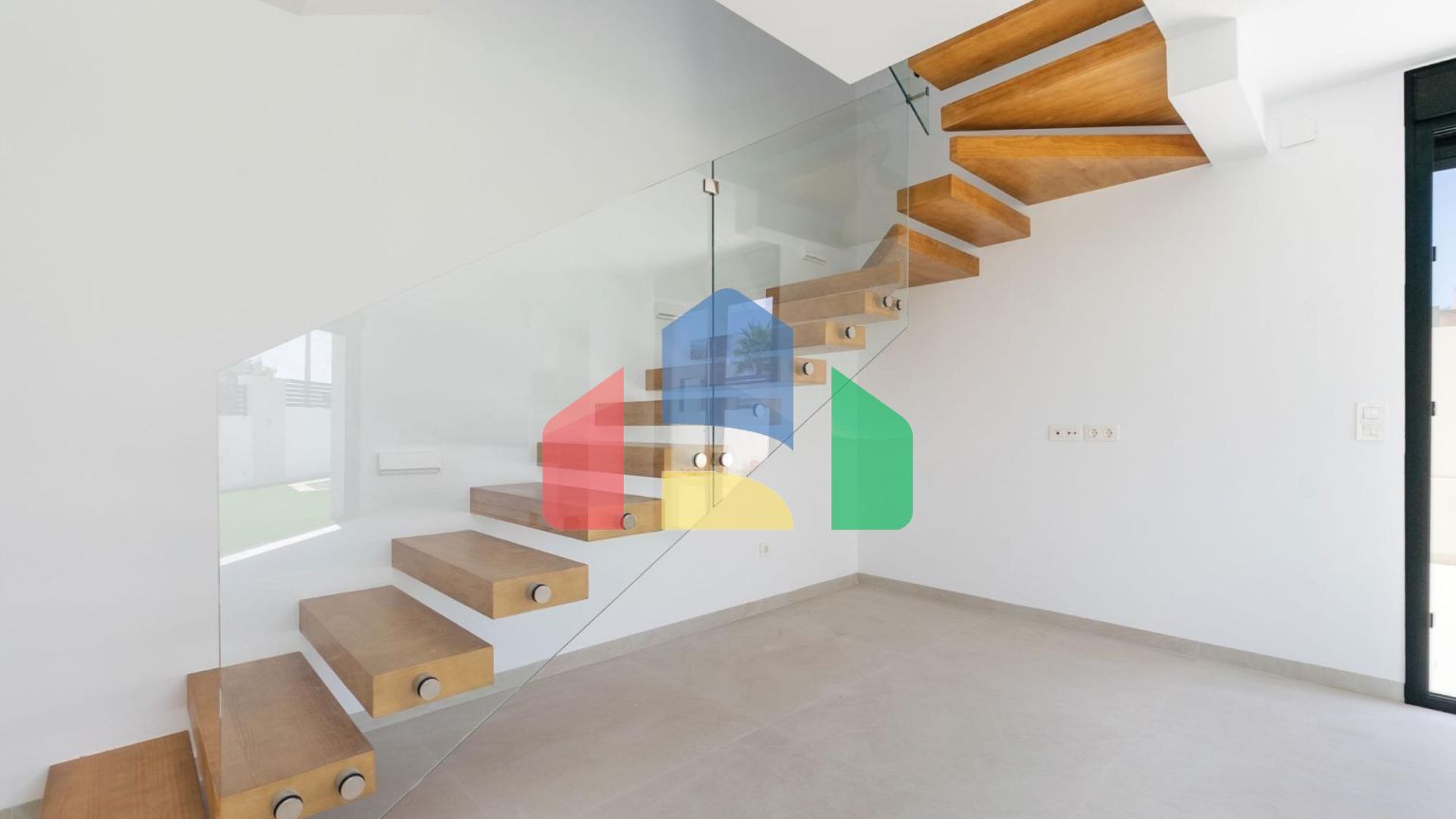 НОВАЯ ВИЛЛА В БЕНИХОФАРЕ