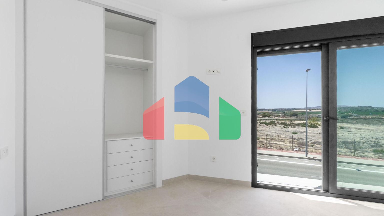 НОВАЯ ВИЛЛА В БЕНИХОФАРЕ