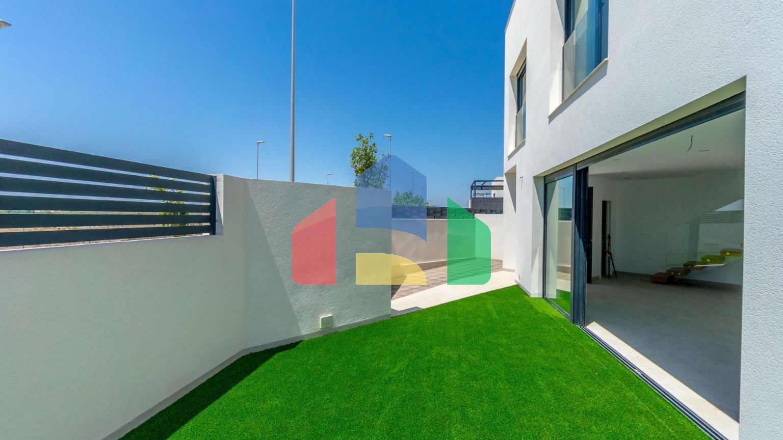 НОВАЯ ВИЛЛА В БЕНИХОФАРЕ