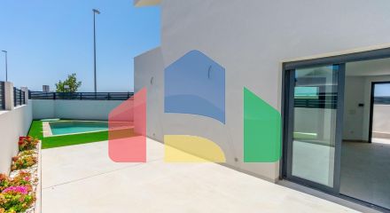 НОВАЯ ВИЛЛА В БЕНИХОФАРЕ