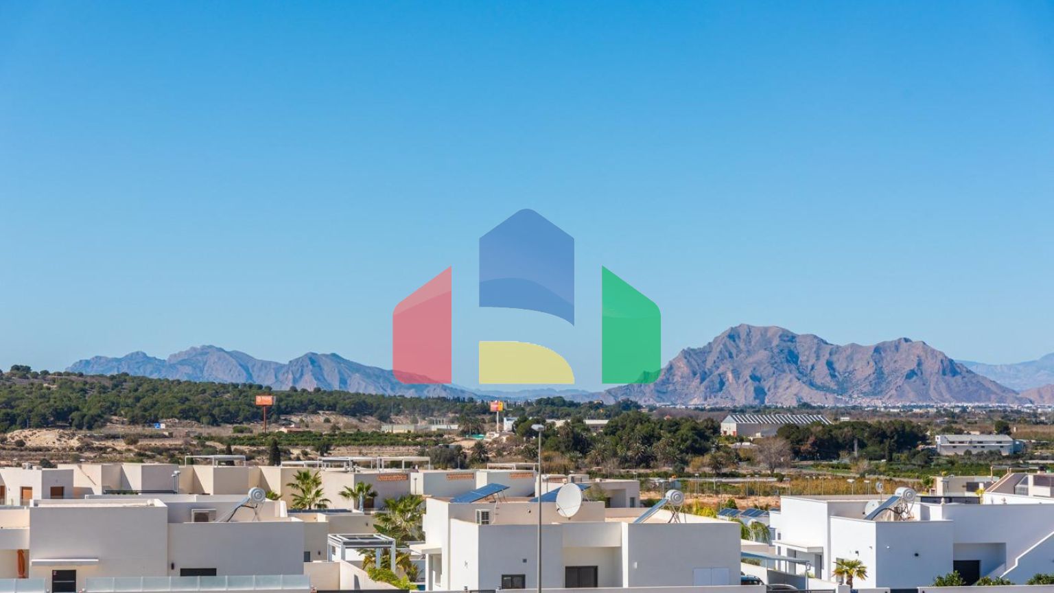 НОВОСТРОЙ. ЗАКРЫТЫЙ КОМПЛЕКС В БЕНИХОФАР. 2 СПАЛЬНИ. 2 ВАННЫЕ КОМ. ТЕРРАСА 16 М2. БАССЕЙН.