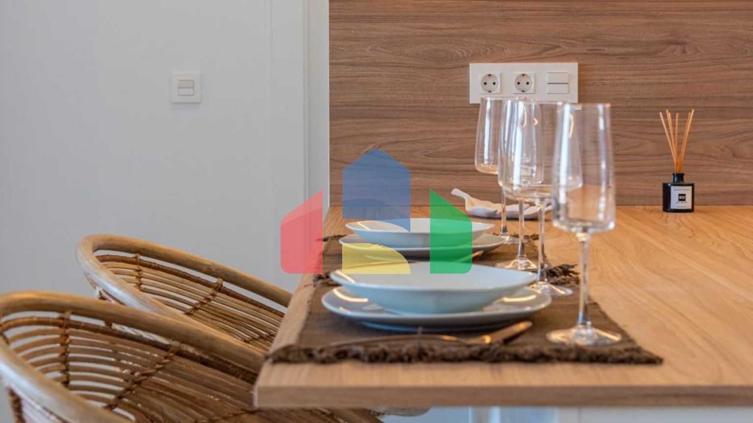 НОВОСТРОЙ. ЗАКРЫТЫЙ КОМПЛЕКС В БЕНИХОФАР. 2 СПАЛЬНИ. 2 ВАННЫЕ КОМ. ТЕРРАСА 16 М2. БАССЕЙН.