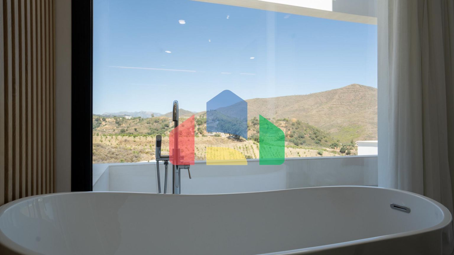 Комфортабельные роскошные виллы с 3 спальнями в курортном гольф-клубе La Cala