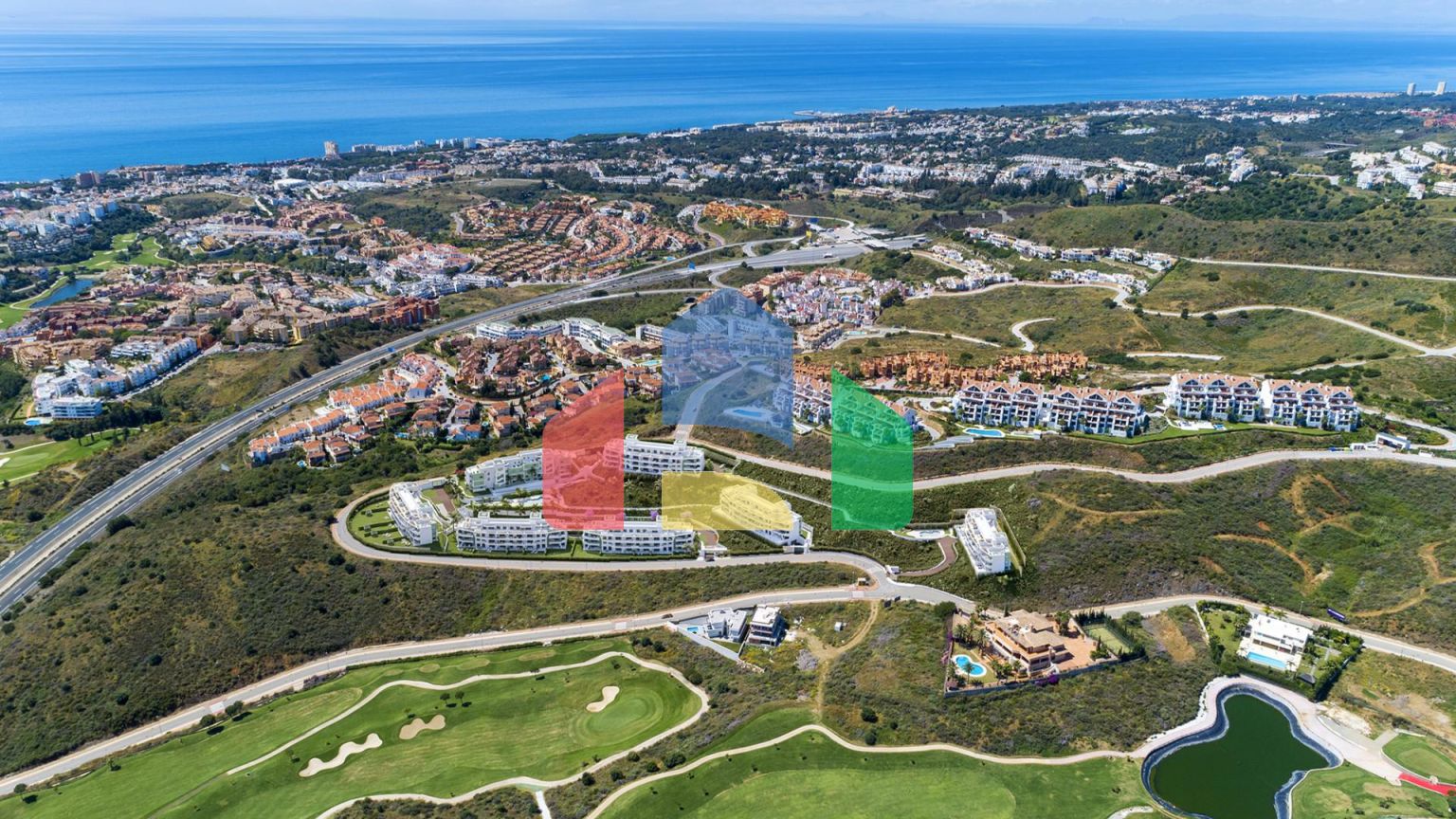 Квартира с тремя спальнями в Кала-де-Міхас