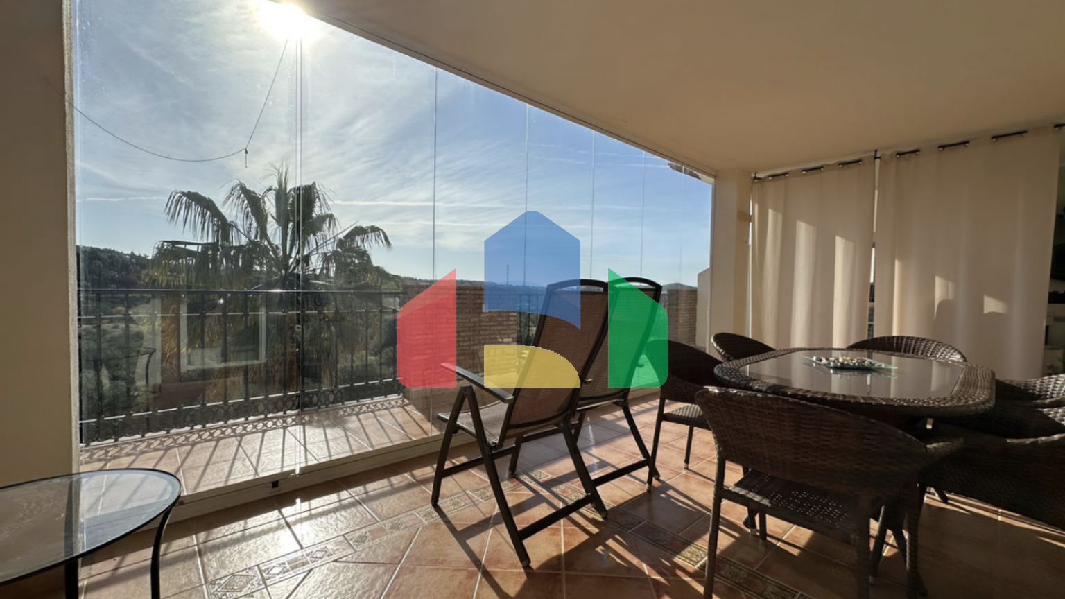 Прекрасная 2-комнатная квартира в Михас Гольф