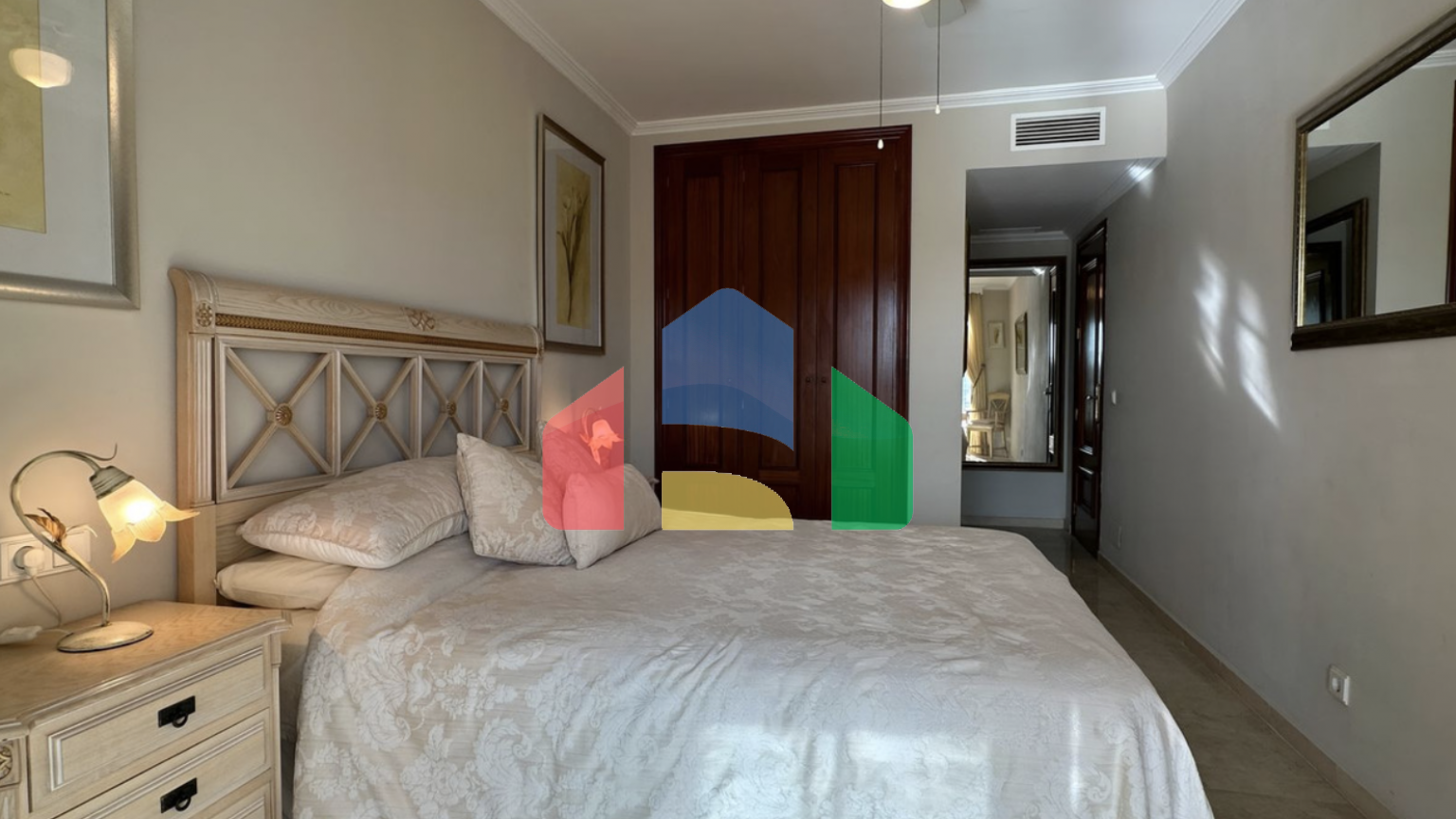 Прекрасная 2-комнатная квартира в Михас Гольф