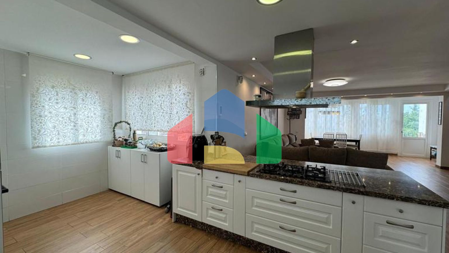 Прекрасный Двухквартирный Дом в Сьерресуэле, Михас – Полностью Реновирован