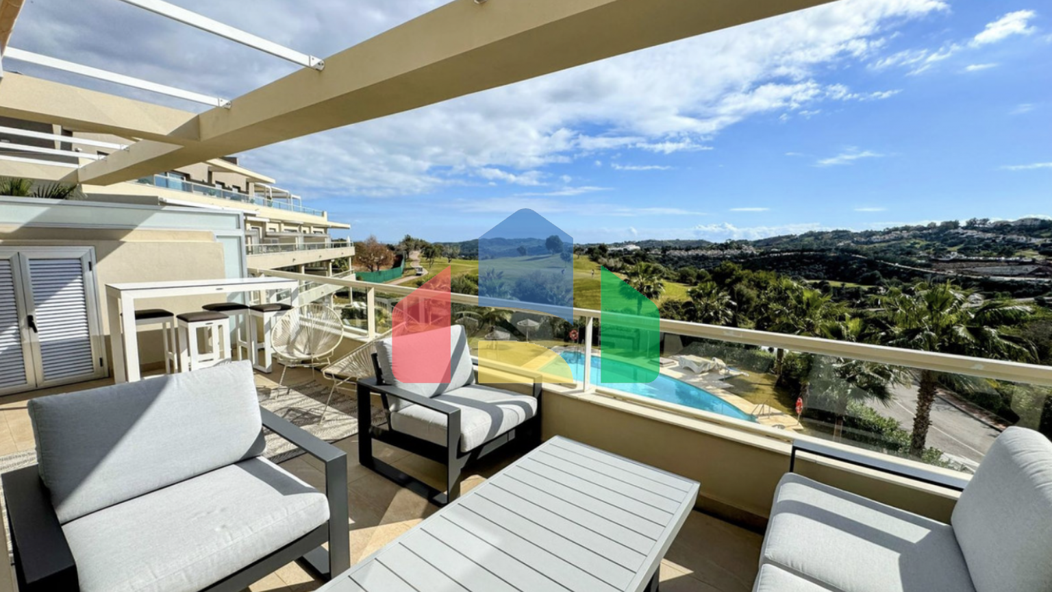 Исключительная 2-комнатная квартира в Михас Гольф