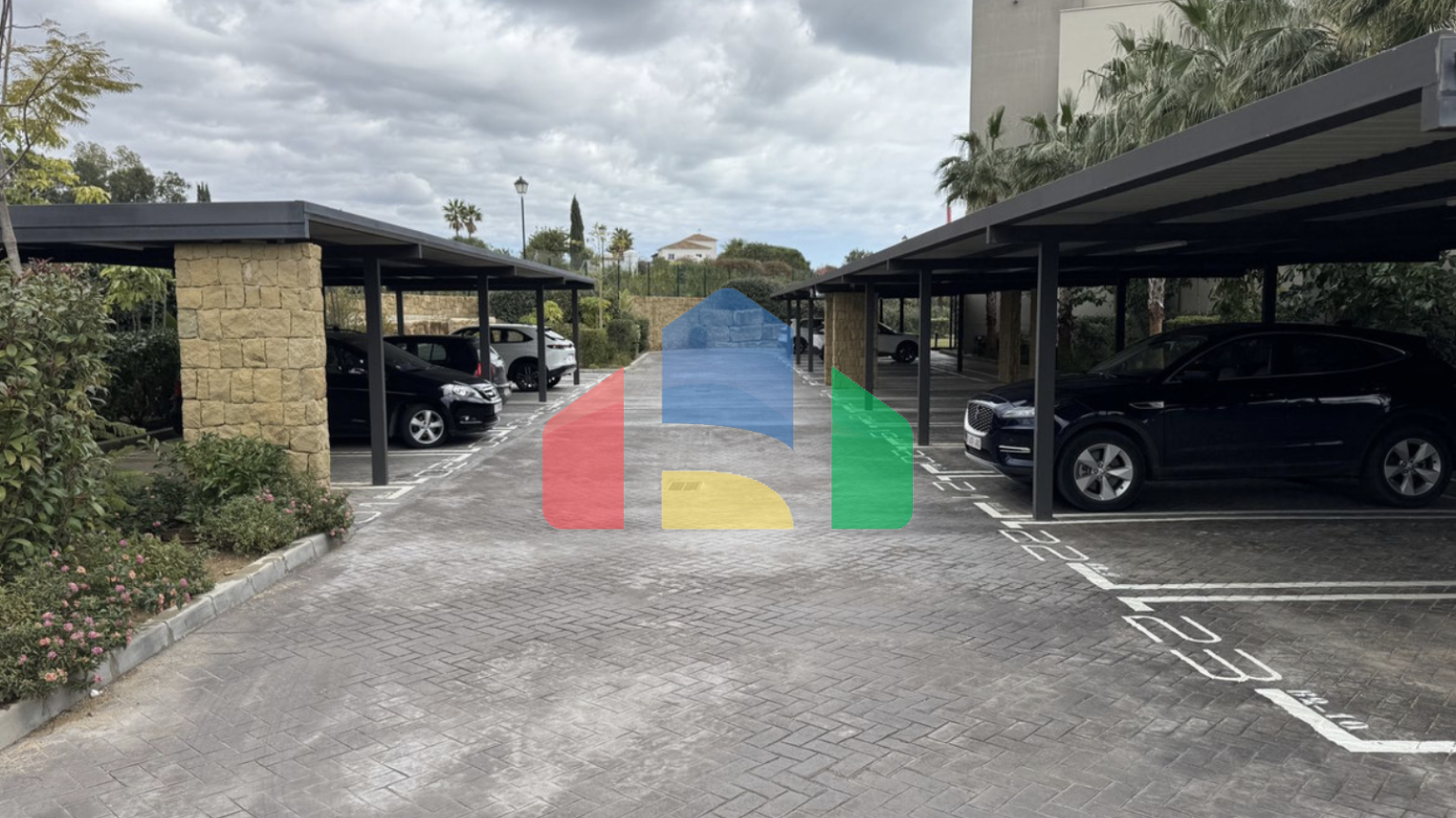 Исключительная 2-комнатная квартира в Михас Гольф