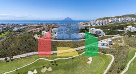 Квартира с тремя спальнями в Кала-де-Міхас Квартира с тремя спальнями в Кала-де-Міхас