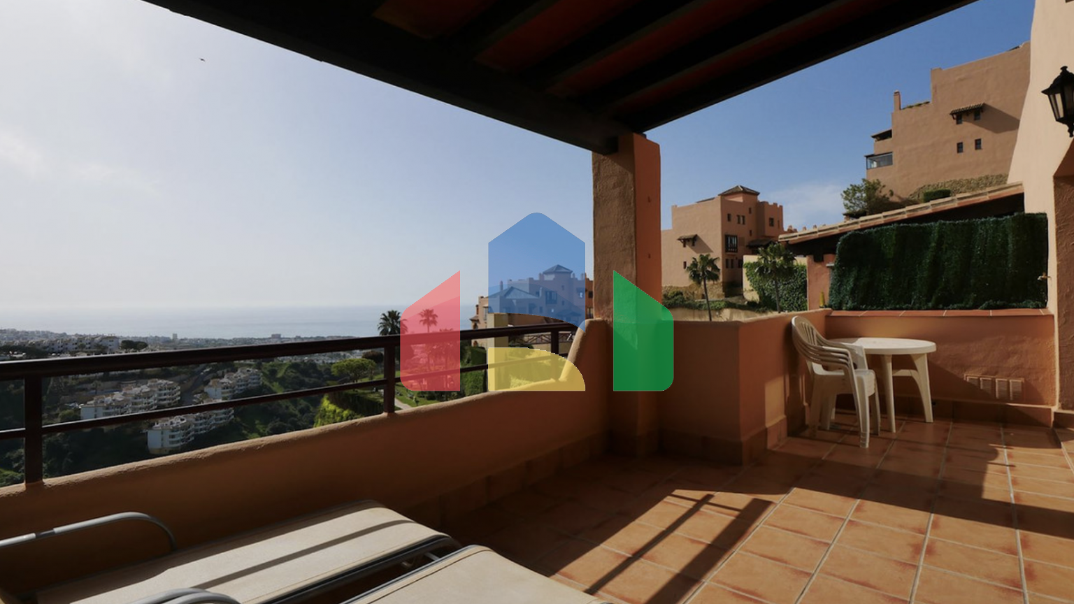 Двухкомнатная квартира в районе Малаги с потрясающим видом на море