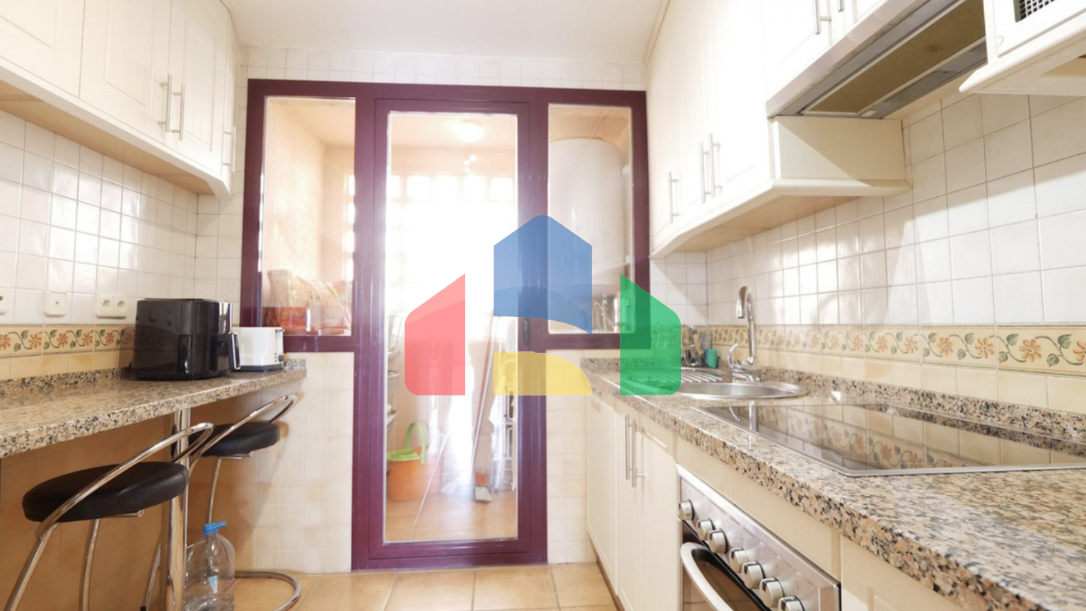 Двухкомнатная квартира в районе Малаги с потрясающим видом на море