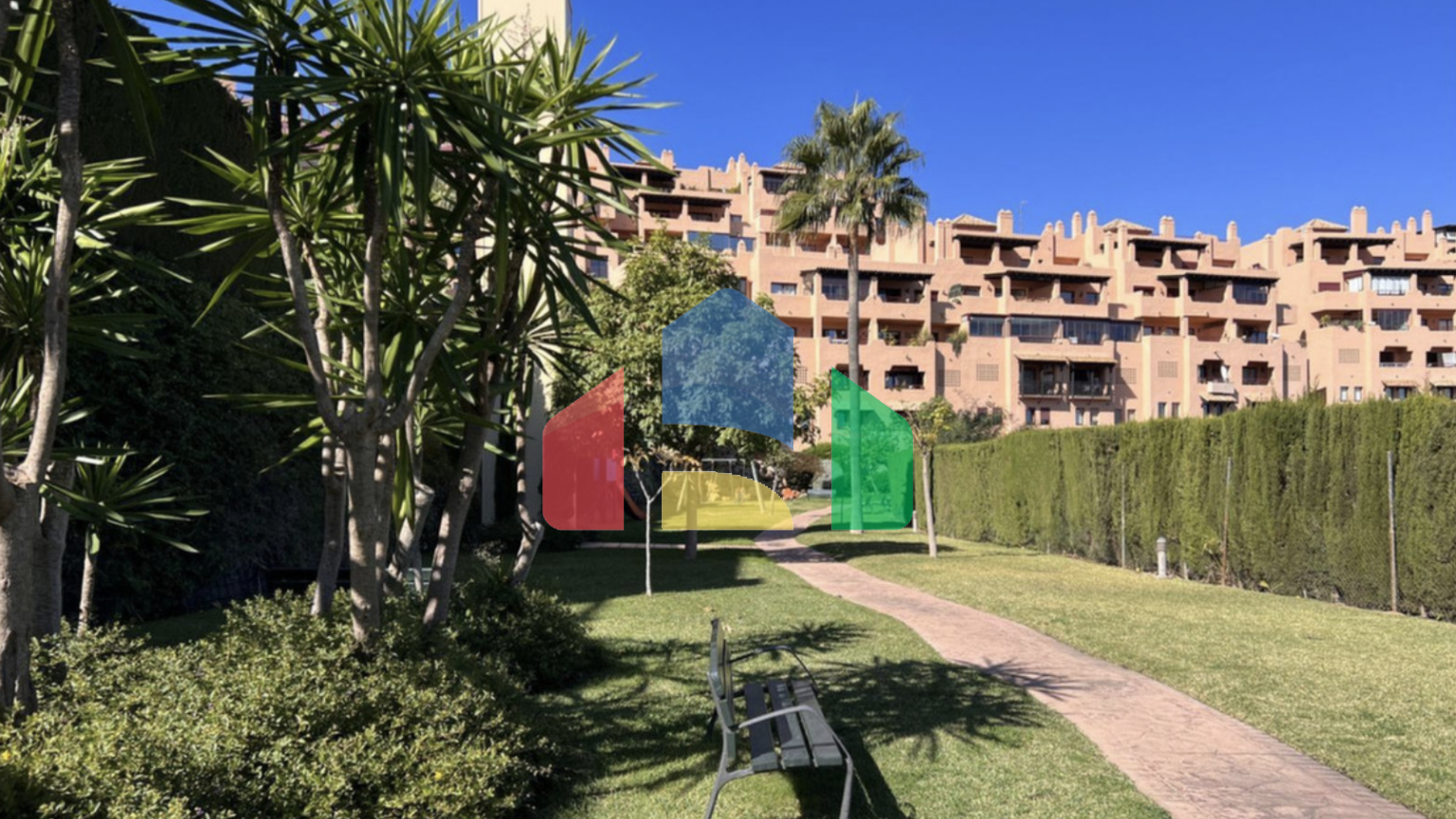 Двухкомнатная квартира в районе Малаги с потрясающим видом на море