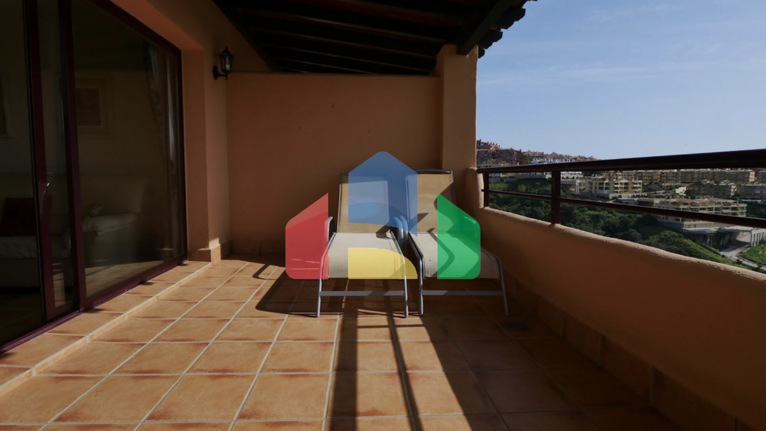 Двухкомнатная квартира в районе Малаги с потрясающим видом на море