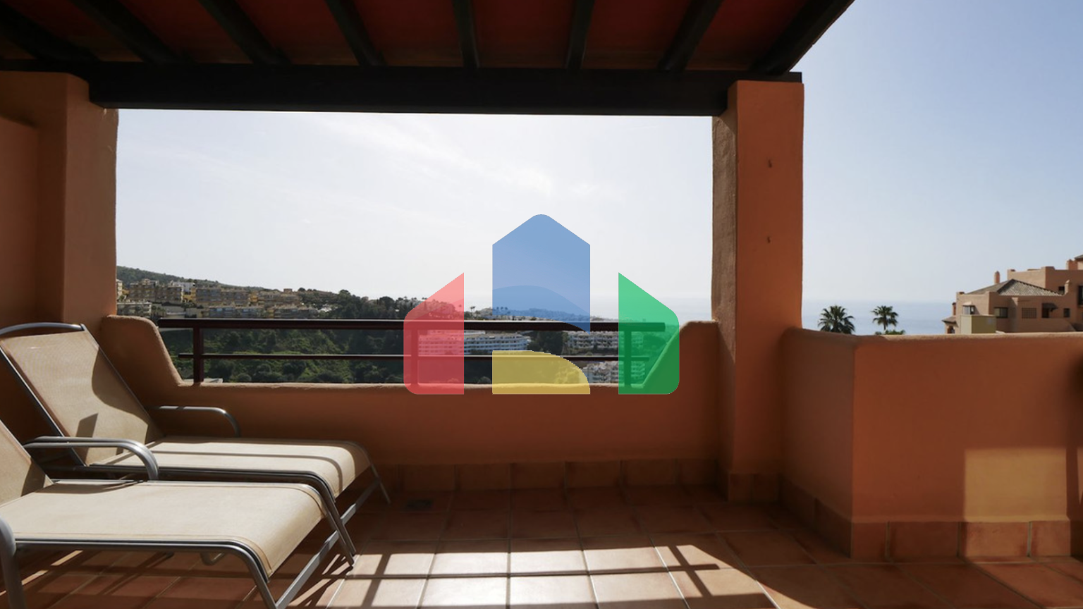 Двухкомнатная квартира в районе Малаги с потрясающим видом на море