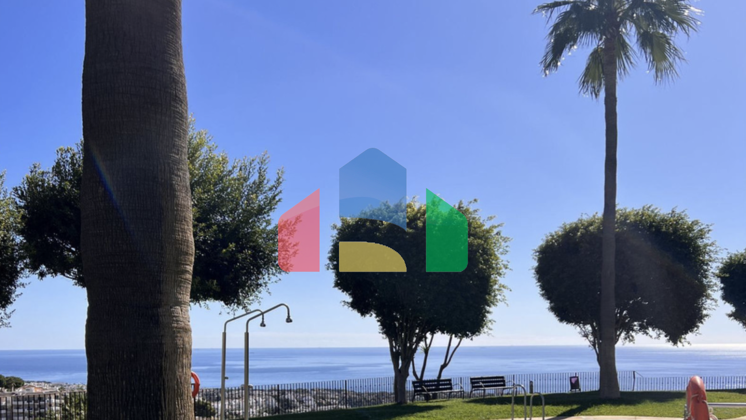 Двухкомнатная квартира в районе Малаги с потрясающим видом на море