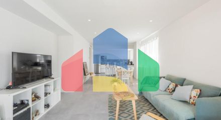 Роскошная квартира, расположена в красивом районе Кала де Михас, Михас Коста, Малага.