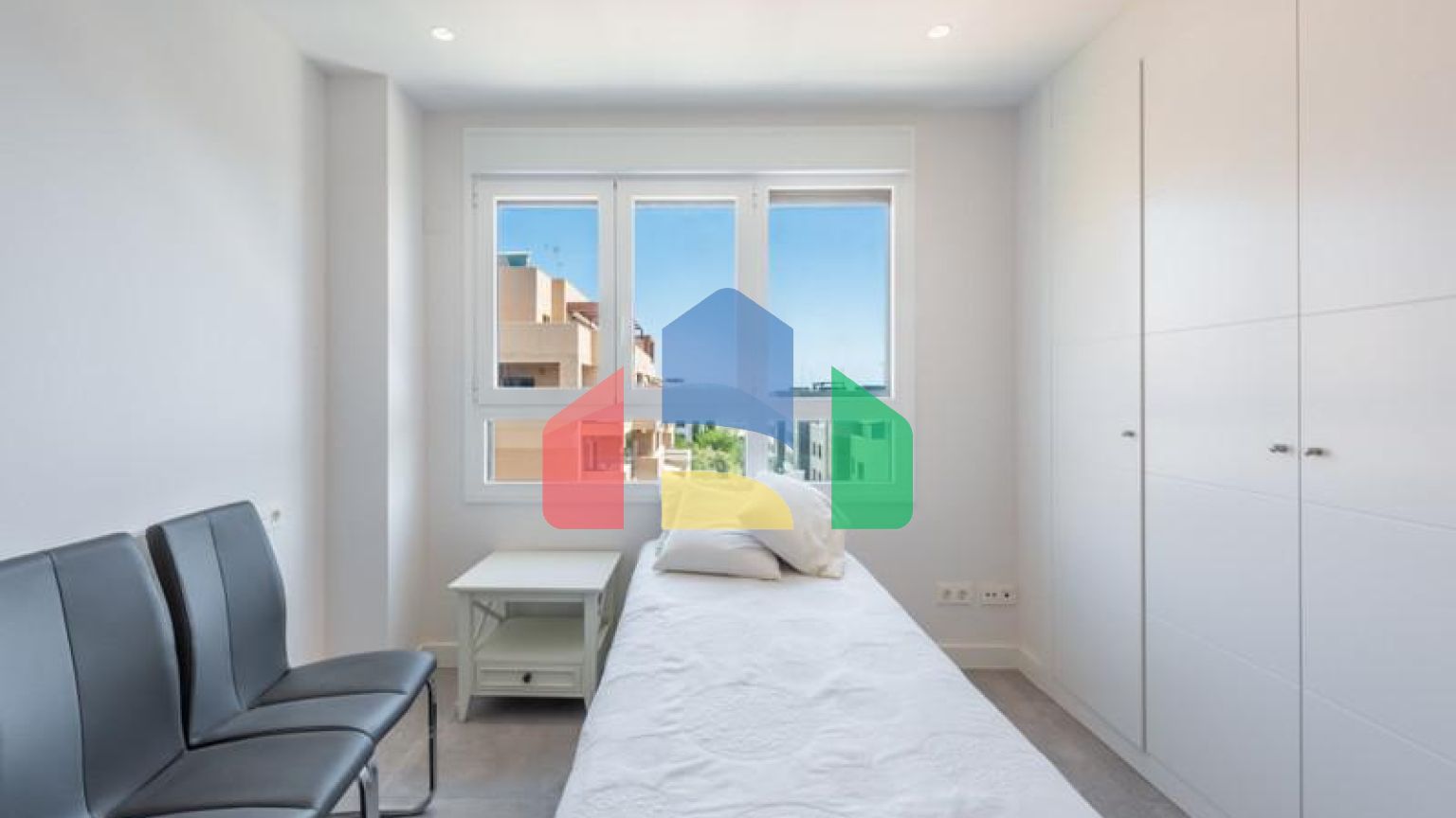 Роскошная квартира, расположена в красивом районе Кала де Михас, Михас Коста, Малага.