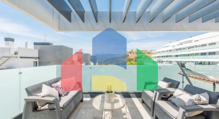 Роскошная квартира, расположена в красивом районе Кала де Михас, Михас Коста, Малага.