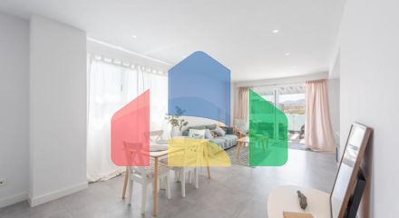 Роскошная квартира, расположена в красивом районе Кала де Михас, Михас Коста, Малага.